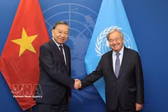 General Secretary of the Communist Party of Vietnam Central Committee and President To Lam (L) meets with United Nations Secretary-General Antonio Guterres at the UN headquarters on September 23. (Photo: VNA)