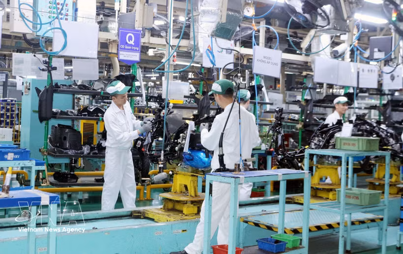 The Index of Industrial Production (IIP) rises 14.4% in August and 11.9% in the first eight months compared to a year earlier. (Photo: VNA)