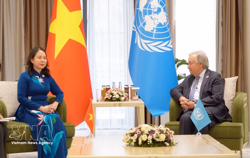 Vice State President Vo Thi Anh Xuan meets with UN Secretary-General Antonio Guterres. (Photo: VNA)