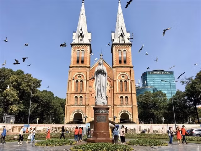 Ho Chi Minh City brings culture into everyday life by revitalising public spaces. (Photo: laodong.vn)