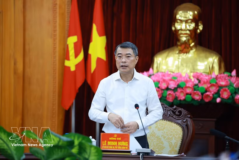 Prime Minister Le Minh Hung speaks at the working session with the Standing Board of the Lang Son provincial Party Committee. (Photo: VNA)