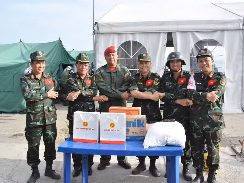 Gallery - Venezuela impressed by dedication, professionalism of Vietnamese rescue team - image 6