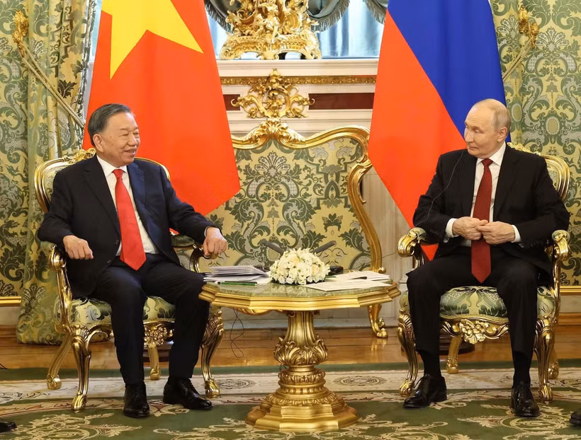 General Secretary of the Communist Party of Vietnam Central Committee and President To Lam meets with Russian President Vladimir Putin in Moscow on September 9, 2026. (Photo: VNA)