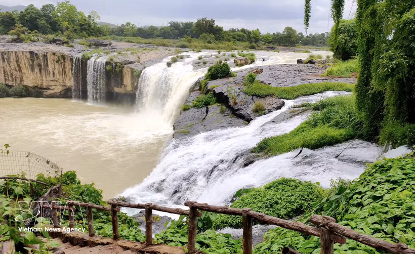 Dray Sap Waterfall lies within the UNESCO Dak Nong Global Geopark in Nam Da commune, Lam Dong province. (Photo: VNA)