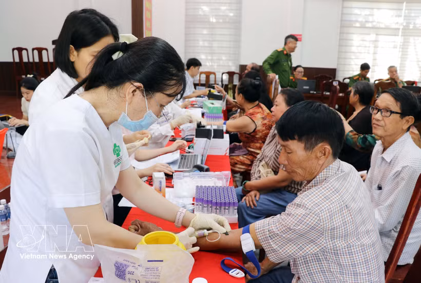 DNA samples collected from relatives will be used to build a database to help identify the remains of fallen soldiers. (Photo: VNA)