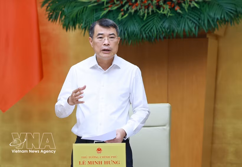 PM Le Minh Hung speaks at the Government meeting on law building on September 16. (Photo:VNA)