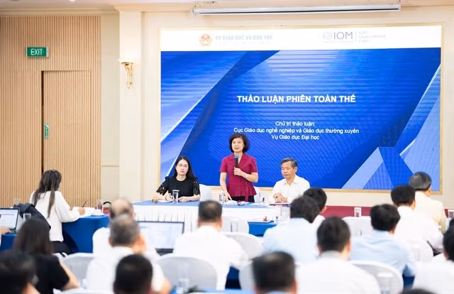 Deputy Director Vu Thi Tu Anh of the Department of Vocational and Continuing Education under the Ministry of Education and Training speaks during the workshop’s discussion session. (Photo: IOM Vietnam)