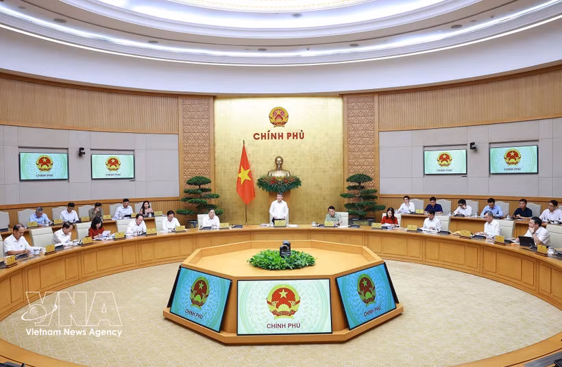 PM Le Minh Hung chairs the Government's second August law-building session on August 26 (Photo: VNA)