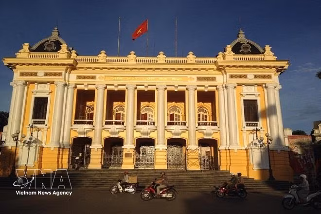 Hanoi Opera House, a landmark of the capital (Photo: VNA)