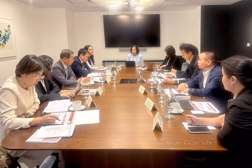 A meeting between the MOF delegation and US financial institutions and investors (Photo: MOF)