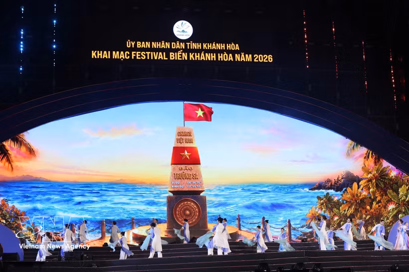 A special art performance at the Khanh Hoa Sea Festival 2026 (Photo: VNA)