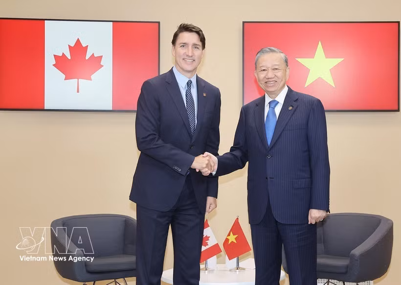 General Secretary of the Communist Party of Vietnam Central Committee and President To Lam meets with Canadian Prime Minister Justin Trudeau on the sidelines of the 19th Francophonie Summit in France on October 5, 2024 (Photo: VNA) 