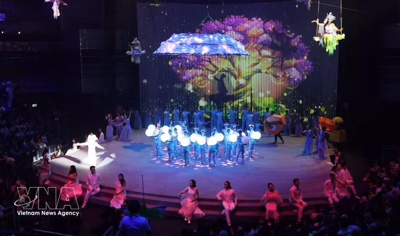 The night-time economy is increasingly seen as an important avenue for Vietnam’s tourism sector to extend visitors’ stays (Photo: VNA)