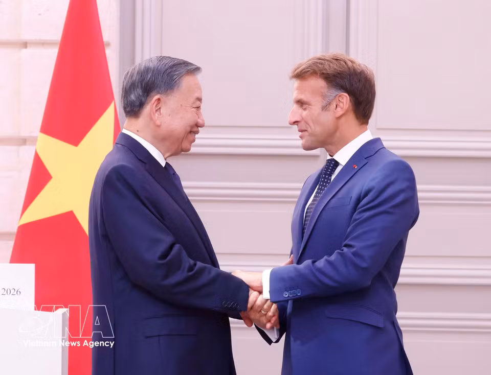 General Secretary of the Communist Party of Vietnam Central Committee and President To Lam and French President Emmanuel Macron (Photo: VNA)
