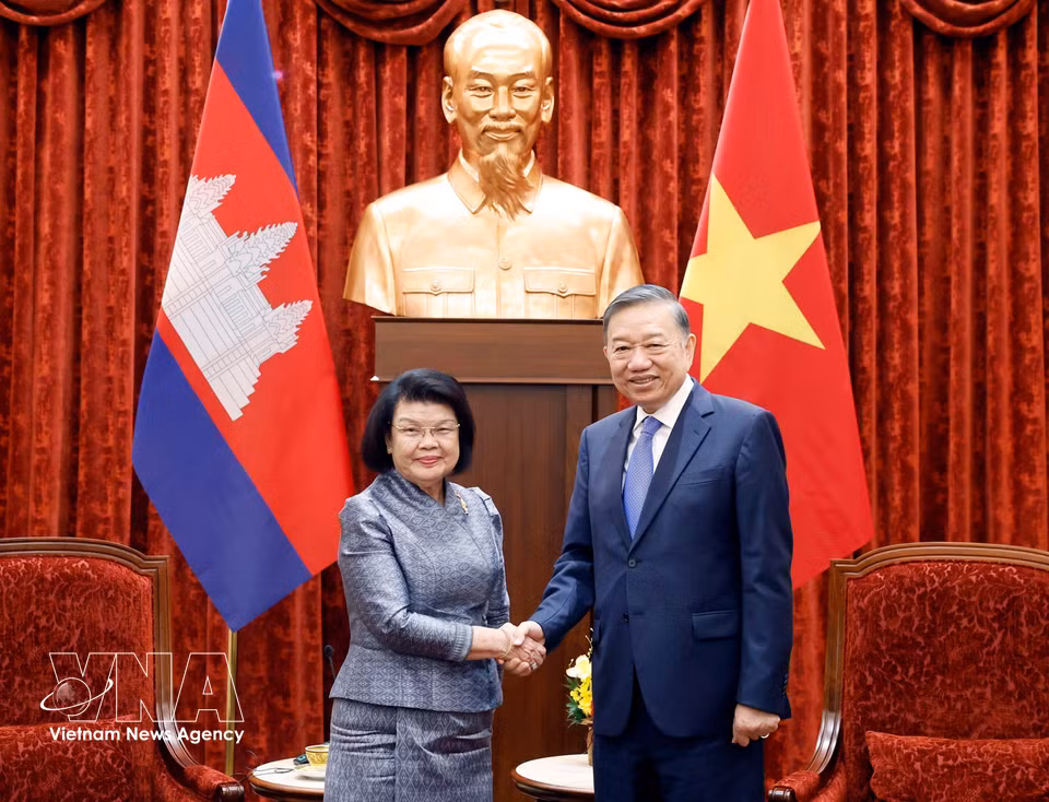 Party General Secretary and State President To Lam receives President of the Cambodian National Assembly Samdech Khuon Sudary in Hanoi on July 28. (Photo: VNA)