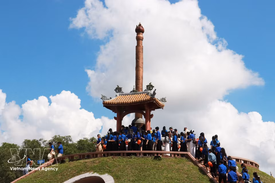 Quang Tri Ancient Citadel is an important historical site and a place of remembrance for heroes who sacrificed their lives for the Fatherland. (Photo: VNA)