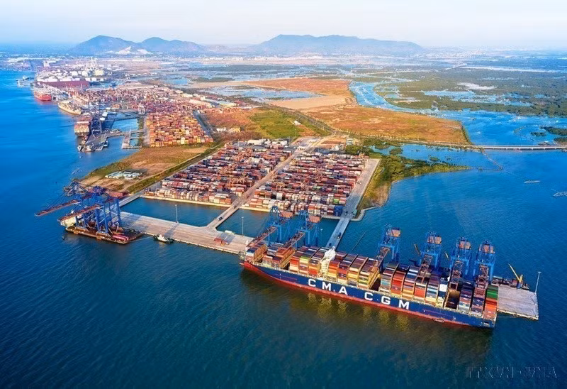 Vietnam consistently ranks among the world’s faster-growing economies. In the photo: Gemalink International Port in Ho Chi Minh City is one of the country’s strategic seaports serving industry, trade and global integration. (Photo: VNA)