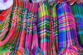 Central Highlands market fair preserves Mong cultural identity 