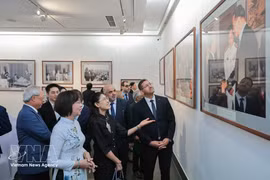 Photo exhibition celebrates 50 years of Vietnam-Thailand diplomatic relations