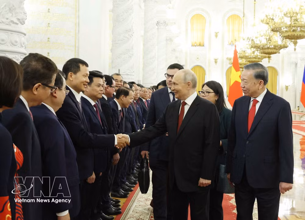 vnanet-russian-president-chairs-welcome-ceremony-for-top-vietnamese-leader-3.jpg