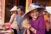 500-year-old Thanh Ha pottery village celebrates traditional festival