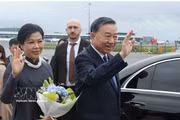  Top Vietnamese leader begins official visit to EU and Belgium