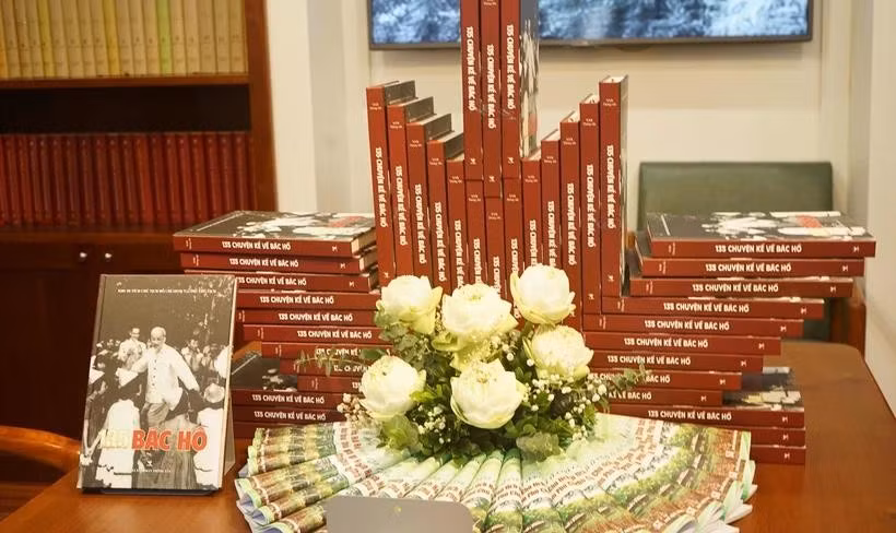 New book about President Ho Chi Minh (Photo: VNA)