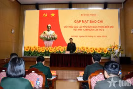 Lieut. Gen. Nguyen Van Duc, head of the Department of Information and Education under the Vietnam People’s Army’s General Department of Politics, speaks at the press conference on November 5. (Photo: qdnd.vn)