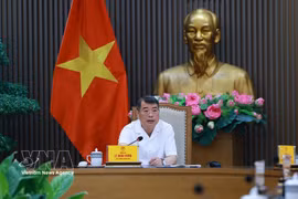 Prime Minister Le Minh Hung speaks at the September 21 meeting on textbook supply, the review of general education curricula and textbooks, and preparations for a thematic supervision delegation on the implementation of Politburo Resolution No. 71-NQ/TW. (Photo: VNA)
