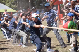 A tug-of-war competition at ASEAN Family Day 2026. (Photo: VNA)