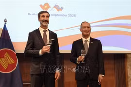 Vietnamese Ambassador to Slovakia Pham Truong Giang (R) and Slovak Minister of Foreign and European Affairs Juraj Blanar said at a recent ceremony in Bratislava marking the 81st National Day of Vietnam. (Photo: VNA)