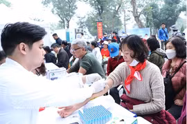 Da Nang will roll out a citywide health screening and periodic health check-up programme for all residents on July 1. (Illustrative photo: VNA)