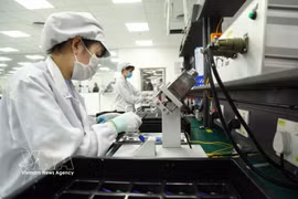 Electronic component production at Star Engineers Vietnam Co., Ltd. in Binh Xuyen Industrial Park, Phu Tho province. (Photo: VNA) 