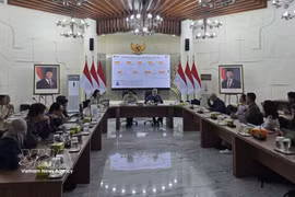 An overview of the international press briefing jointly organised in Jakarta by the Indonesian Government Communications Agency and the Ministry of Energy and Mineral Resources (Photo: VNA)