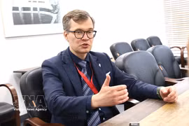 Vice President of Far Eastern Federal University Evgeny Vlasov talks to the Vietnam News Agency. (Photo: VNA)