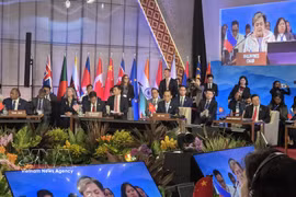 Minister of Foreign Affairs Le Hoai Trung attends the 33rd ASEAN Regional Forum (ARF-33). (Illustrative photo: VNA)