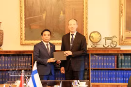 National Assembly (NA) Vice President Nguyen Doan Anh (L) meets with Finnish Parliament Speaker Jussi Halla-aho. (Photo: VNA)