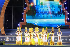 An art performance at the closing ceremony of the sixth Cham Ethnic Culture Festival. (Photo: VNA)