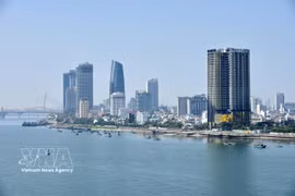 Many private enterprises have invested in the service and real estate sectors in Da Nang. (Photo: VNA)