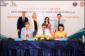 Representatives of Ho Chi Minh City’s departments of Health and Education and Training and Novo Nordisk Vietnam sign a memorandum of understanding for the Cities for Better Health initiative on August 14. (Photo courtesy of the organisers)