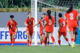 Vietnamese players celebrate after scoring in their 5-0 win over Singapore in their first match of the AFC U20 Women’s Asian Cup 2026 Qualifiers Group B ties on August 6 in Hanoi. (Photo: the-afc.com)