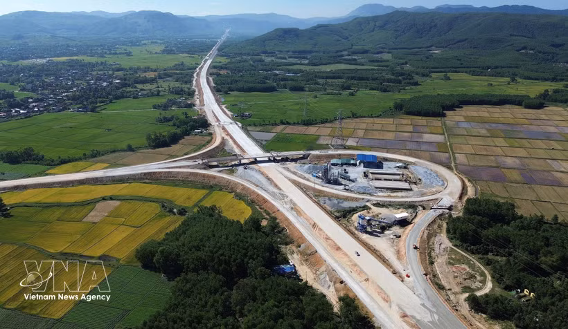 An intersection on Quang Ngai - Hoai Nhon Expressway (Photo: VNA)