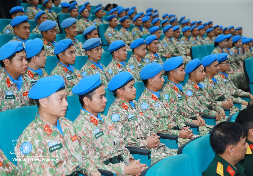 Officers of the Engineering Unit Rotation 4 and Level-2 Field Hospital Rotation 7 attend the conference (Photo: VNA)