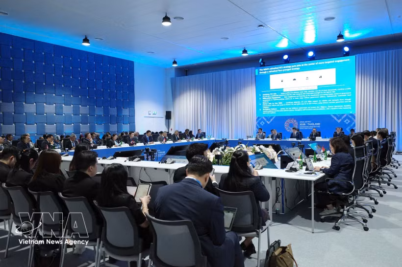 An overview of the meeting between IMF Managing Director Kristalina Georgieva and ASEAN Finance Ministers and Central Bank Governors (Photo: VNA)