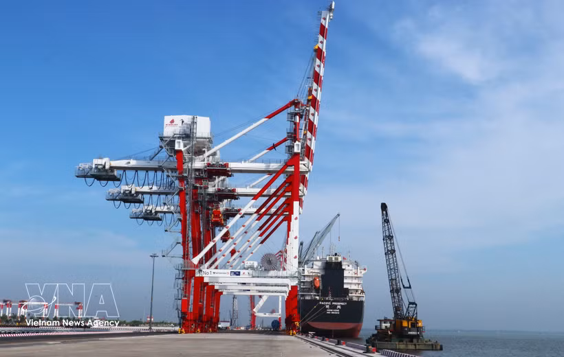 Long An International Port is identified as one of the sites supporting Tay Ninh’s plans to develop logistics hubs, helping leverage maritime transport advantages, facilitate trade connectivity and improve cargo circulation and distribution. (Photo: VNA)