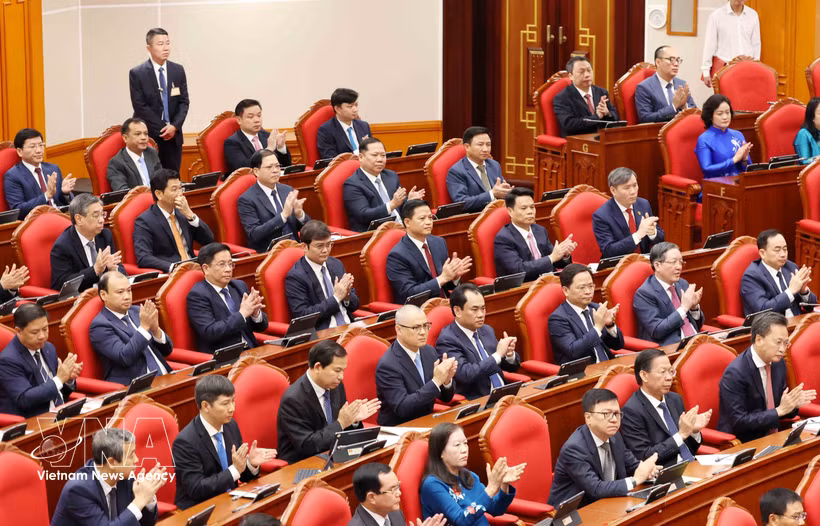 Officials attend the fourth plenum of the 14th Party Central Committee (Photo: VNA) 