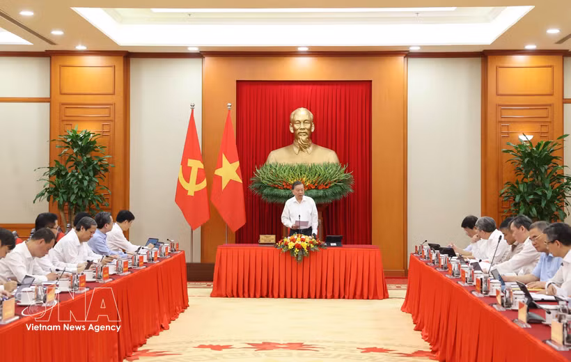 General Secretary of the Communist Party of Vietnam Central Committee and President To Lam speaks at the working session with the Party Central Committee's Commission for Policy and Strategy on October 1, 2026. (Photo: VNA)