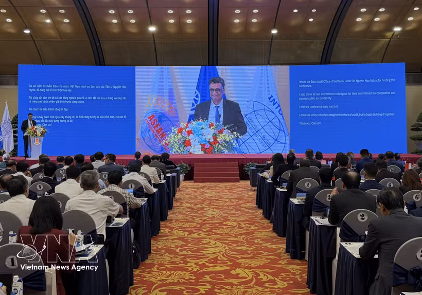 An overview of the international conference themed “Supreme Audit Institutions in a Changing World: Vision – Institutional Framework – Innovation” in Hanoi on October 27 (Photo: VNA)