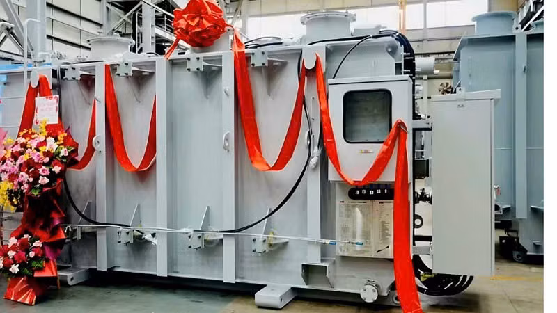 Cam Pha Electrical Equipment JSC exports its first shipment of transformers to the Philippines on October 28, 2026. (Photo: QMG)