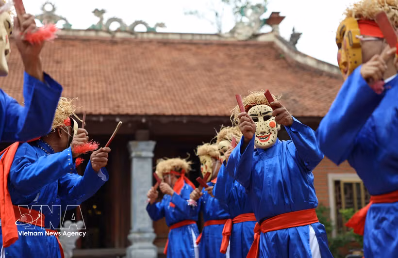 A performance of Xuan Pha dance in Thanh Hoa province. The traditional dance was recognised as a national intangible cultural heritage in 2016. (Photo: VNA)